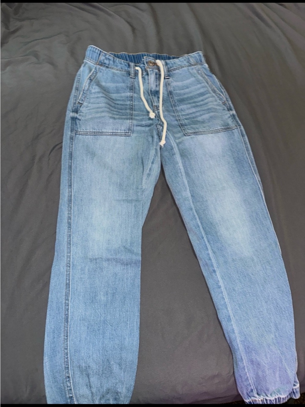 NWOT American Eagle Blue Mom / Baggy Jeans Size 2